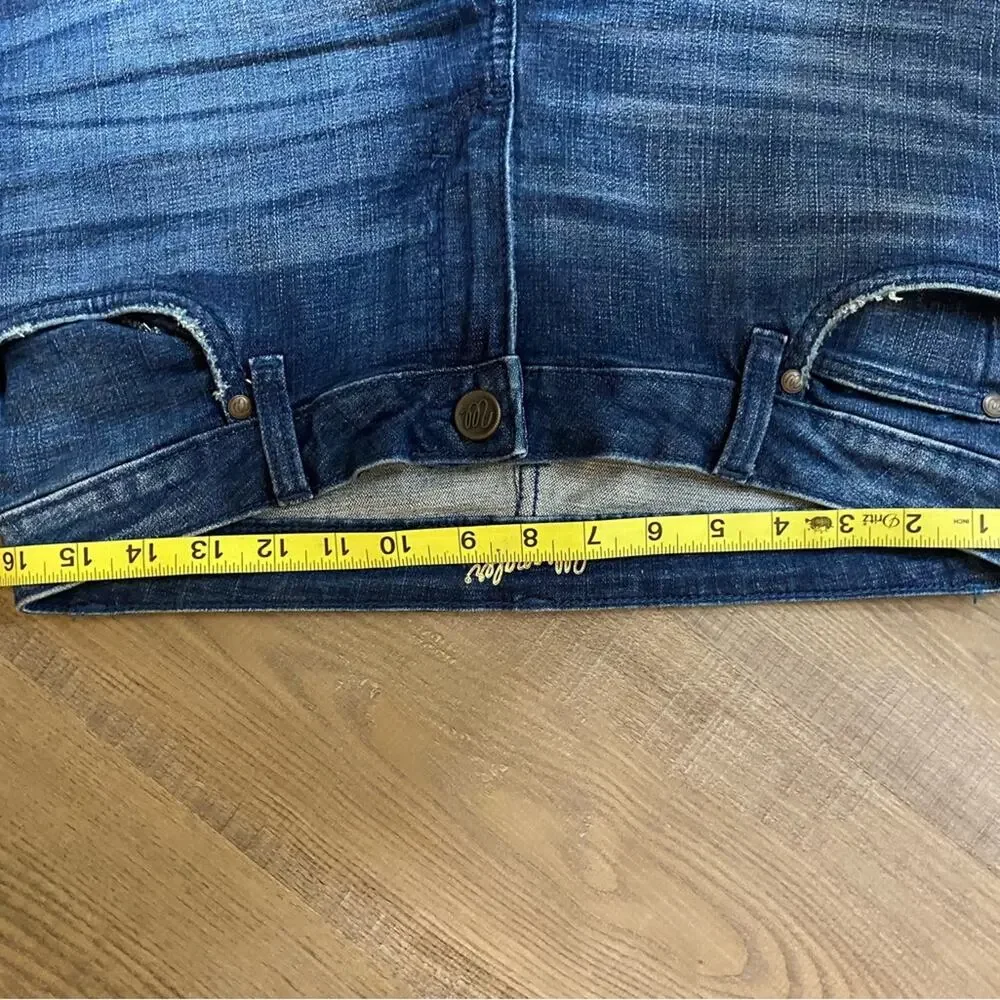 Wrangler Women's Sophia Mid-Rise Flare Leg Blue Jeans. Size 11 Regular Fit
